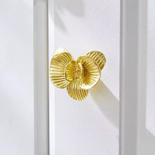 Load image into Gallery viewer, Golden Solid Brass Flower Pulls, Minimalist Luxury Retro Handles for Drawers, Cabinets & Wardrobes