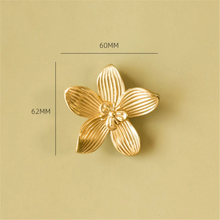 Load image into Gallery viewer, Brass Flower Knobs | Nordic Style Kitchen & Cabinet Handles, Drawer Pulls, Wardrobe Knobs