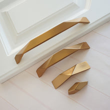 Load image into Gallery viewer, 1.25"-7.55" Modern Champaign Gold Pulls, Knobs & Handles | Kitchen, Cabinet, Dresser, Drawer & Wardrobe Hardware