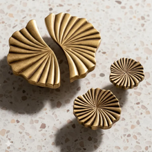 Load image into Gallery viewer, Ginkgo Leaf Antique Bronze Cabinet Knobs & Pulls for Kitchen