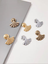 Load image into Gallery viewer, Ginkgo Leaf Brass Cabinet Pull, Modern Minimalist Gold Drawer Handle for Wardrobe & Kitchen, Mid-Century Style