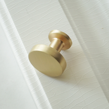 Load image into Gallery viewer, 3.78", 5" & 7.55" Brushed Brass Drawer Handles | Cabinet Knobs, Kitchen Pulls & Dresser Hardware | Furniture & Cabinet Hardware