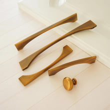 Load image into Gallery viewer, 3.78", 5", 6.3", 7.55" (96, 128, 160, 192mm) Antique Brass Cabinet Handles | Wardrobe & Dresser Knobs, Drawer & Cupboard Pulls