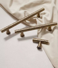 Load image into Gallery viewer, Italian Minimalist Hammered Brass Small Pulls Mid‑Century Retro Bronze Long Handles for Kitchen Wardrobe Drawer Cabinet