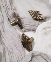 Load image into Gallery viewer, French Creative Retro Brass Pulls for Kids Room New Chinese Mid‑Century Modern Furniture Drawer Wardrobe Cabinet Handles