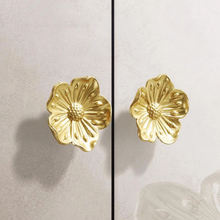 Load image into Gallery viewer, Gold Brass Flower Knobs, Pulls & Handles | Drawer, Cabinet, Dresser, Kitchen Cupboard & Furniture Hardware