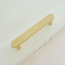 Load image into Gallery viewer, 3.78"-5.0" (96-128mm) Simple Modern Brushed Brass & Black Pulls, Knobs & Handles | Cabinet, Dresser, Drawer & Wardrobe Hardware