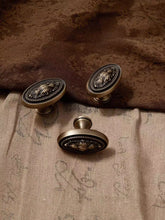 Load image into Gallery viewer, Vintage American French Antique Bronze Brass Knobs, Single Hole Retro Handles for Wardrobes, Kitchen Cabinets, Drawers and Shoe Cabinets