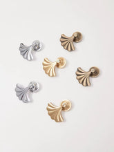 Load image into Gallery viewer, Ginkgo Leaf Brass Cabinet Pull, Modern Minimalist Gold Drawer Handle for Wardrobe & Kitchen, Mid-Century Style