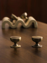 Load image into Gallery viewer, French Vintage Brass Round Cabinet Knob, Rust‑Resistant Brushed Aged Single‑Hole Drawer Pull