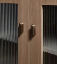 Load image into Gallery viewer, French Creative Brass Drawer Pulls, Modern Minimalist High‑End Light Luxury Retro Handles for Shoe Cabinet, Cabinet and Wardrobe Doors