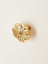 Load image into Gallery viewer, Brass Lotus Leaf Single Hole Cabinet Knob, Creative Modern Minimalist Luxury Gold Handle for Wine Cabinet, Drawer, Cupboard
