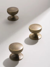 Load image into Gallery viewer, French Vintage Brass Round Cabinet Knob, Rust‑Resistant Brushed Aged Single‑Hole Drawer Pull
