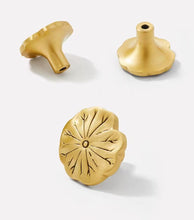 Load image into Gallery viewer, Brass Lotus Leaf Single Hole Cabinet Knob, Creative Modern Minimalist Luxury Gold Handle for Wine Cabinet, Drawer, Cupboard
