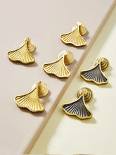 Load image into Gallery viewer, Brass &amp; Antique Brass Ginkgo Brass Pulls, Chinese Retro Mid-Century Minimalist Handles for Wardrobes, Cabinets &amp; Drawers
