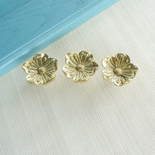 Load image into Gallery viewer, Gold Brass Flower Knobs | Kitchen Cupboard &amp; Drawer Pulls, Cabinet &amp; Dresser Handles, Furniture Hardware
