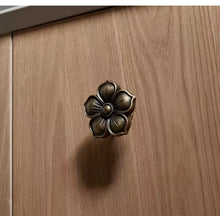 Load image into Gallery viewer, French Vintage Solid Brass Petal Cabinet Knob, Antique Bronze Floral Drawer Pull, Mid Century Modern Kitchen Wardrobe Door Handle
