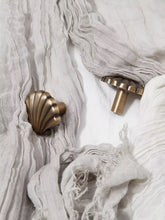 Load image into Gallery viewer, Creative Shell Brass Knobs, Vintage Bronze New Chinese Mid-Century Handles for Kids Room Wardrobes &amp; Drawers
