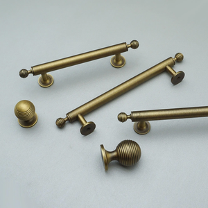 Antique Bronze Cabinet Pulls & Knobs | Retro Drawer Pulls, Wardrobe & Dresser Knobs, Kitchen Handles & Door Pulls