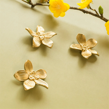 Load image into Gallery viewer, Brass Flower Knobs | Nordic Style Kitchen &amp; Cabinet Handles, Drawer Pulls, Wardrobe Knobs
