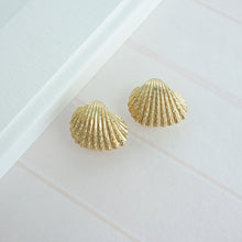 Load image into Gallery viewer, Exquisite Shell Brass Drawer Knobs | Dresser &amp; Kitchen Cabinet Pulls, Door Knobs | Decor Furniture Hardware
