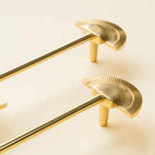 Load image into Gallery viewer, Light Luxury Brass Retro Pull Handle Modern Gold Pull Handle Wardrobe Pull Handle Drawer Door Pull Handle
