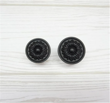 Load image into Gallery viewer, Shabby Chic Black Ornate Knobs, Pulls &amp; Handles | Rustic French Country Dresser, Drawer &amp; Kitchen Cabinet Decorative Hardware
