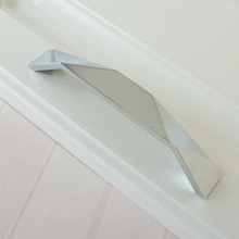 Load image into Gallery viewer, 1.25&quot;-7.55&quot; Chrome Silver Knobs, Pulls &amp; Handles | Dresser, Drawer, Kitchen Cabinet, Wardrobe &amp; Cupboard Hardware
