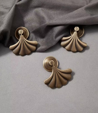 Load image into Gallery viewer, Ginkgo Leaf Mid-Century Brass Drawer Pulls, Antique Copper Retro Pendant Cabinet Handles for Kids Room Wardrobe
