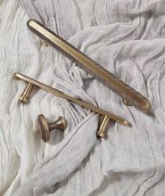 Load image into Gallery viewer, Modern Minimalist Mid‑Century Brass Cabinet Pulls, French Retro Handles for Drawer Wardrobe Furniture
