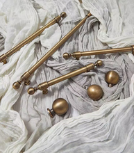 Load image into Gallery viewer, Baopo French Retro Round Brass Pulls, New Chinese Mid-Century Handles for Cabinet Drawer Wardrobe
