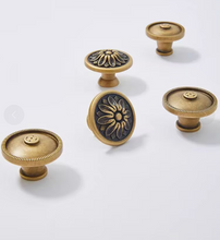 Load image into Gallery viewer, Vintage Single Hole Antique Bronze Round Knobs, Modern Minimalist Luxury Solid Brass Handles for Cabinets, Drawers and Wardrobes
