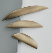 Load image into Gallery viewer, Mid-Century American Style Hidden Thumb Pulls, Side Mount Antique Bronze Brass Long Handles for Drawers &amp; Wardrobes
