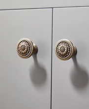 Load image into Gallery viewer, Daisy Shape Antique Bronze Brass Knobs, French Retro Luxury Mid-Century Cabinet &amp; Drawer Handles
