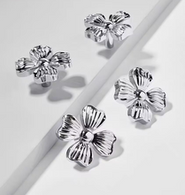 Load image into Gallery viewer, Silver Four-Leaf Clover Brass Handles, Modern Creative Knobs for Kids Cabinet, Drawer &amp; Wardrobe
