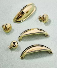Load image into Gallery viewer, French Cream Style Gold Brass Shell Knobs, Minimalist Single Hole Light Luxury Handles for Cabinets, Drawers and Wardrobes
