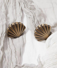 Load image into Gallery viewer, Creative Shell Brass Cabinet Pulls, New Chinese Mid-Century Retro Kids Wardrobe Drawer Handles
