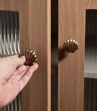 Load image into Gallery viewer, Creative Shell Brass Cabinet Pulls, New Chinese Mid-Century Retro Kids Wardrobe Drawer Handles

