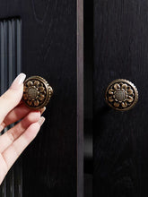 Load image into Gallery viewer, Sunflower Shape Antique Bronze Brass Knobs, Mid-Century French Single Hole Minimalist Handles for Drawers and Cabinets
