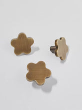 Load image into Gallery viewer, Antique Bronze Five Point Star Brass Knobs, Creative Small Handles for Children’s Cabinets, Drawers and Wardrobes
