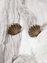 Load image into Gallery viewer, Creative Shell Brass Knobs, Vintage Bronze New Chinese Mid-Century Handles for Kids Room Wardrobes &amp; Drawers
